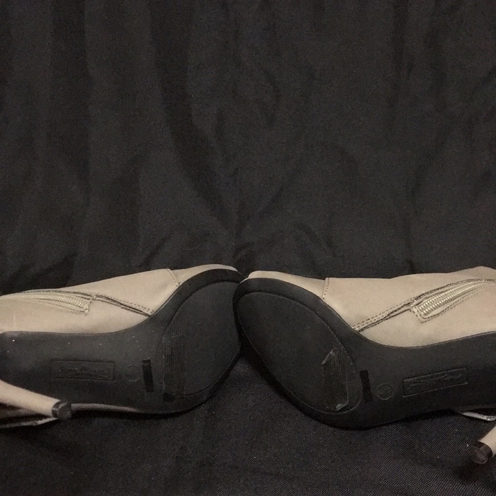 Heels - Picture 5 of 5